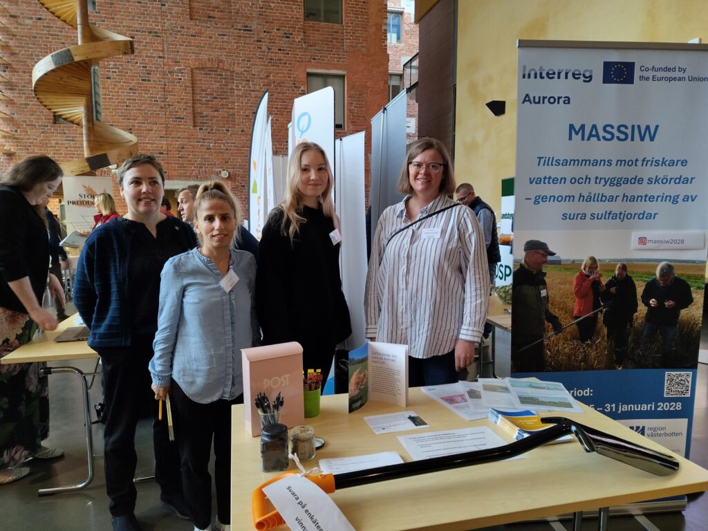 Anna Bonde, Ensi Ghorbanzadeh, Heli Kentala and Heidi Smart represented MASSIW at the SCL congress´ partnership fair