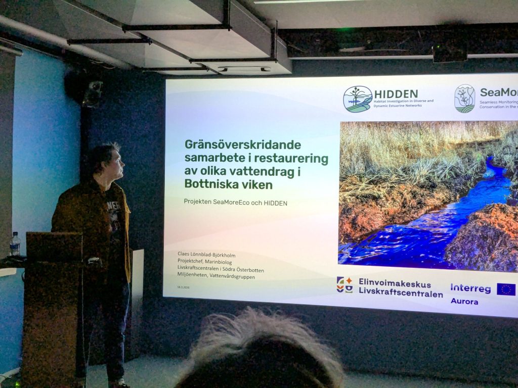 Photo: Claes Lönnblad-Björkholm talked about water restoration in general, the completed restorations of the SeaMoreEco project, and the ongoing HIDDEN project, both funded by Interreg Aurora. Photographer: Gun Dahlvik, Ostrobothnia Australis