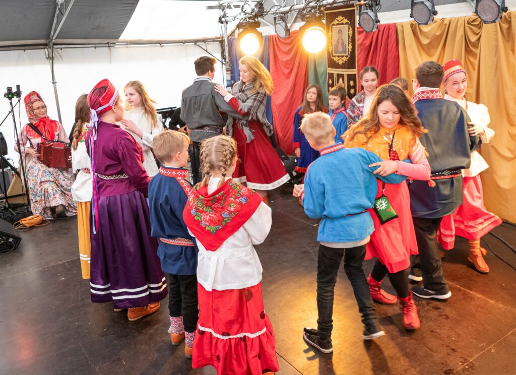 Photo by Ville-Riiko Fofonoff, depicting quadrille dance in Sevettijärvi village celebration 2019.